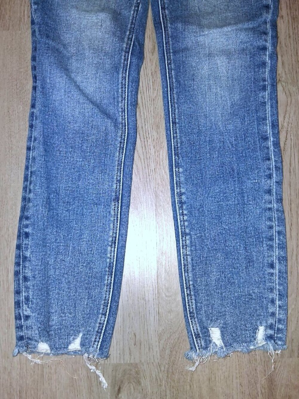 Flying Monkey Mid Rise Ankle Skinny Jeans Size 26 Distressed Denim Medium Wash - Picture 3 of 7